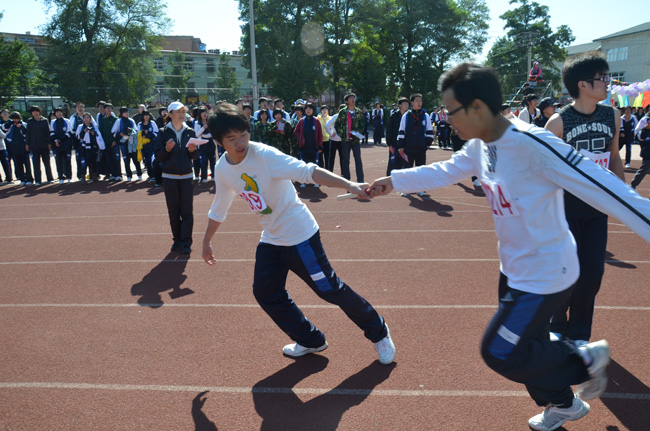 葫蘆島市二高中運動會百米接力賽