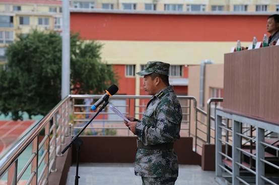 軍姿颯爽,遙寄軍魂鐵心;千人同袍,揮斥少年意氣——市二高中舉行2020級高一新生軍訓開營儀式