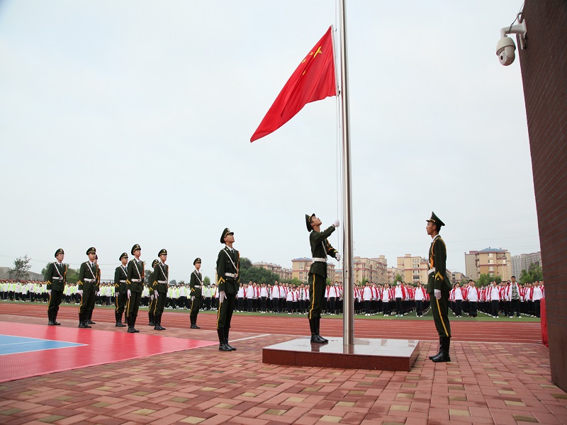 請黨放心 強(qiáng)國有我——市二高中舉行2021年秋季開學(xué)典禮