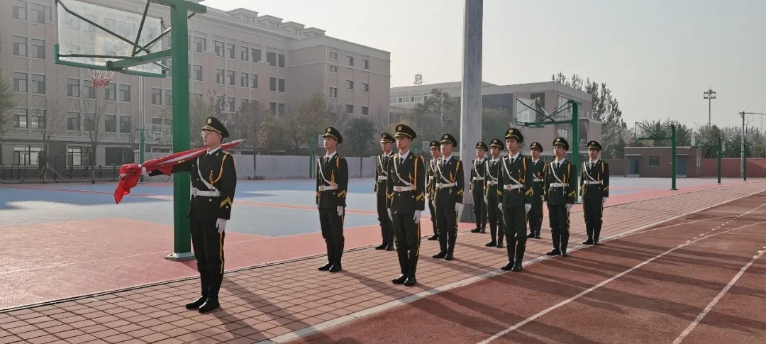 愛黨愛國銘于心 愛家愛校踐于行——葫蘆島市第二高級(jí)中學(xué)舉行本學(xué)期第三次升旗儀式