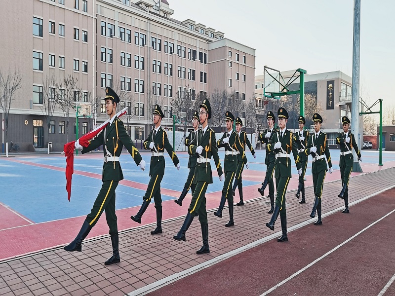 勿忘歷史 吾輩當自強 ——葫蘆島市第二高級中學(xué)舉行“國家公祭日”主題升旗儀式