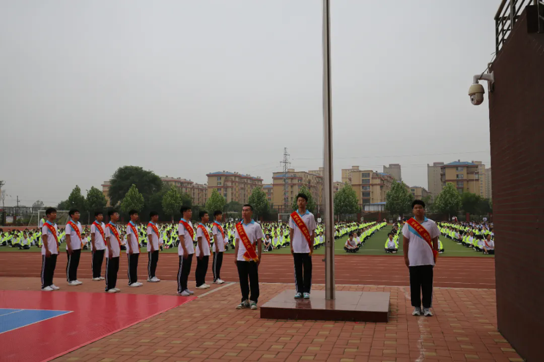 銘記成長 不負(fù)使命——葫蘆島市第二高級中學(xué)舉行住校生生活指導(dǎo)課程結(jié)業(yè)典禮