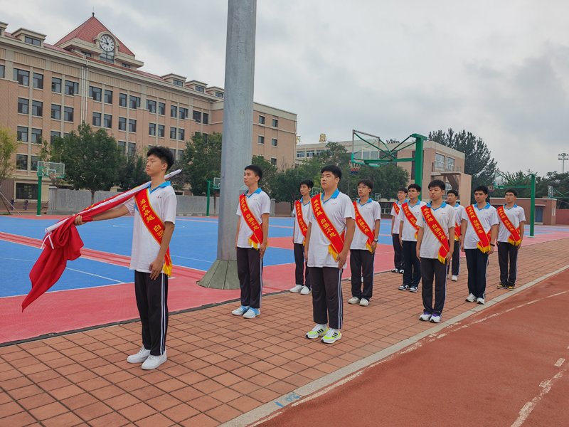 致敬師者 禮贊九月——葫蘆島市第二高級(jí)中學(xué)舉行本學(xué)期第二次升旗儀式